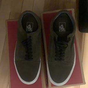 Vans unisex us men 7.5.   / us women 9